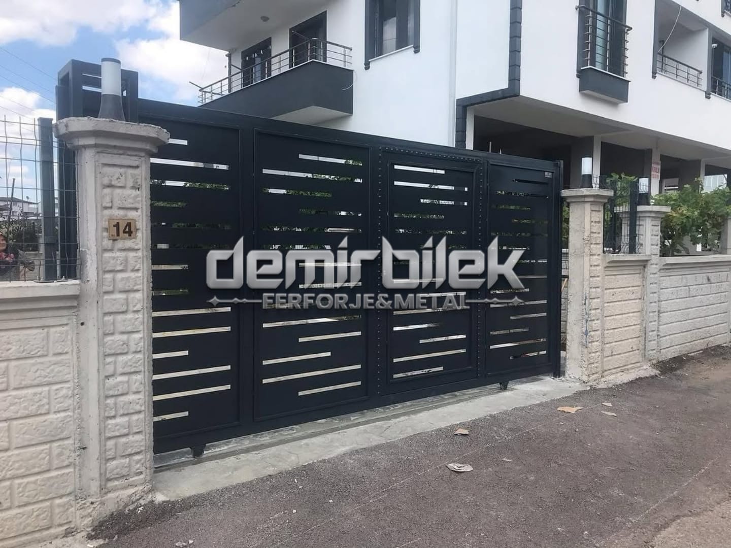 Ferforje Raylı Kapı Modeli